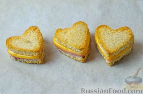 Горячий бутерброд-сердце