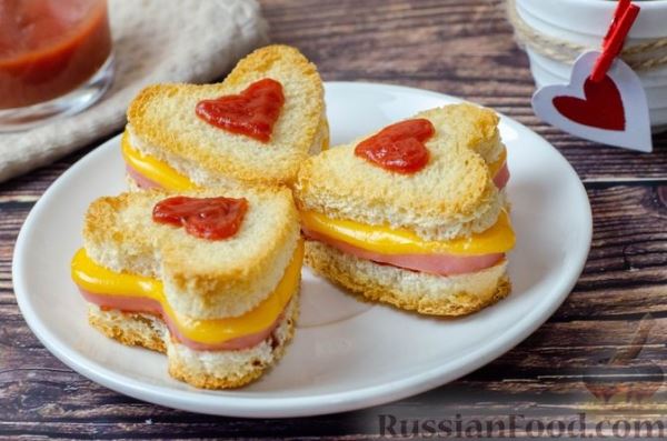 Горячий бутерброд-сердце