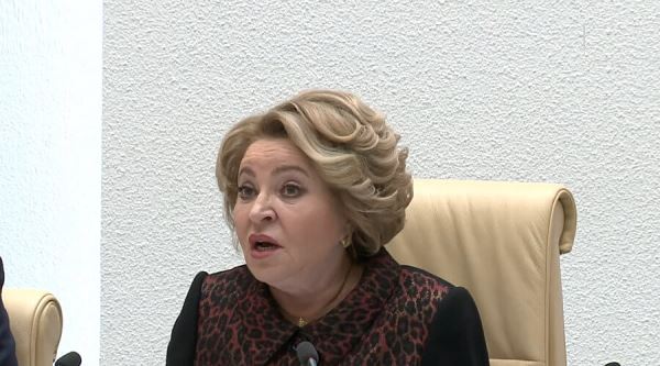 Раздраженная Валентина Матвиенко предложила министерствам залезть в навоз